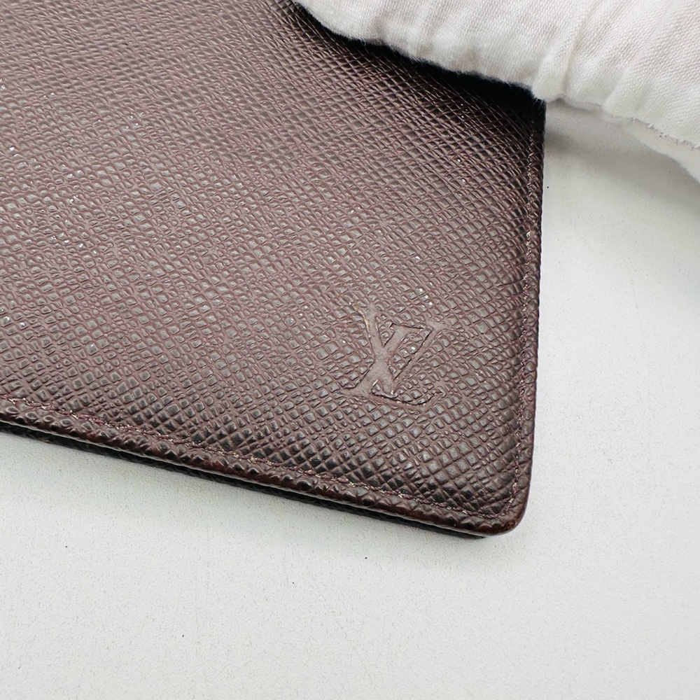 Louis Vuitton Large Taiga Agenda Pm Clutch binder - Picture 5 of 15